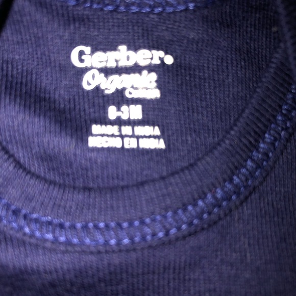 Gerber Organic Cotton size- 0-3 months- never worn - Picture 3 of 4